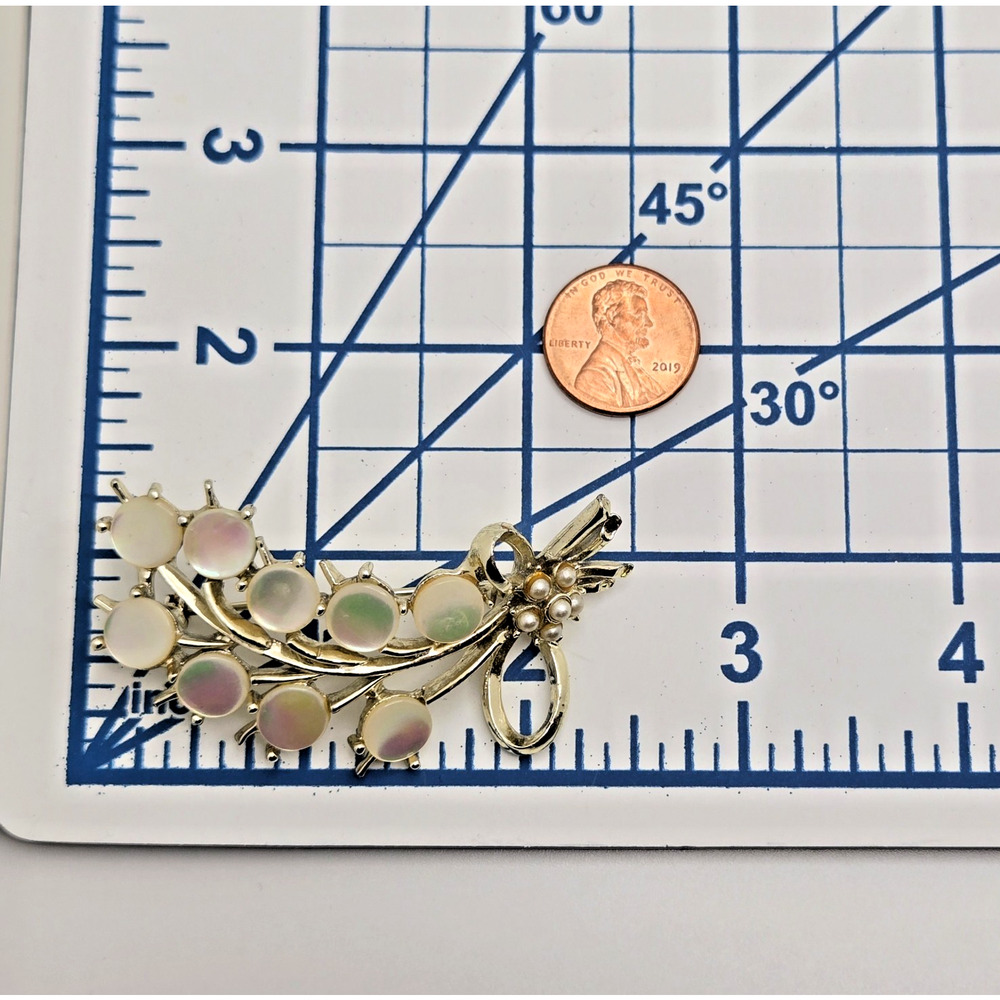 Vintage Brooch Mother Of Pearl Goldtone Floral Pin Dainty Cottagecore Retro Twee - Picture 7 of 12